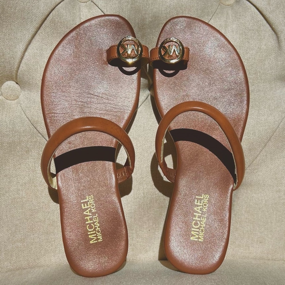Michael Kors Women's Brown Leather Toe Thong Summer Sandals Shoes 7½ M AQ14L